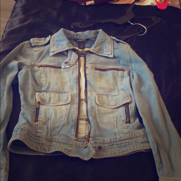 Jean jacket - Picture 1 of 4